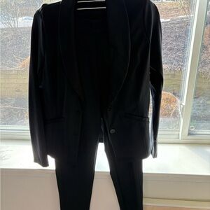 BuffBunny Elegant Black Blazer Suit